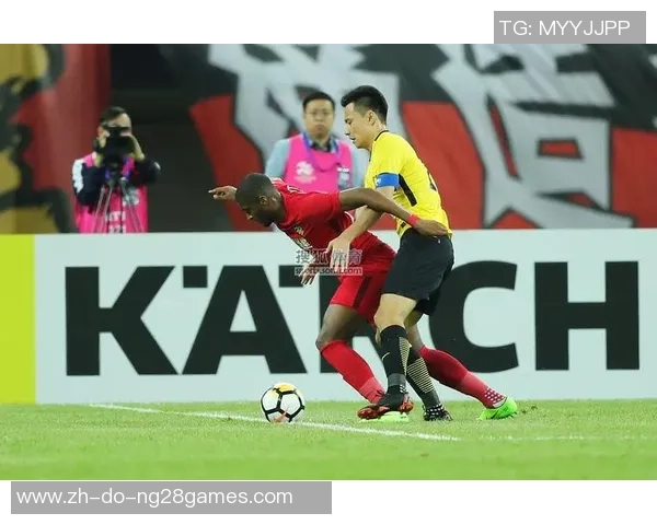 权健与恒大首轮对决精彩回顾球迷热情高涨赛场氛围火爆